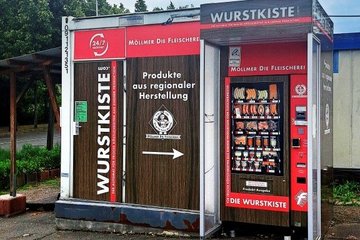 Rund um die Uhr geöffnet: Die Wurstkisten bieten Fleisch- und Wurstwaren aus der Fleischerei Möllmer
